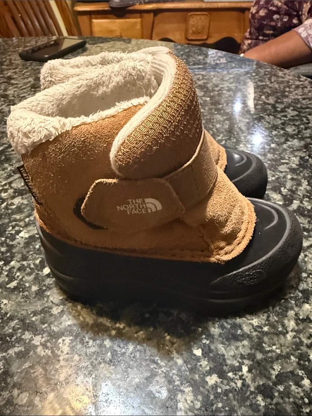 The NorthFace toddler size 8 winter boots waterproof Alpenglow II toasted brown